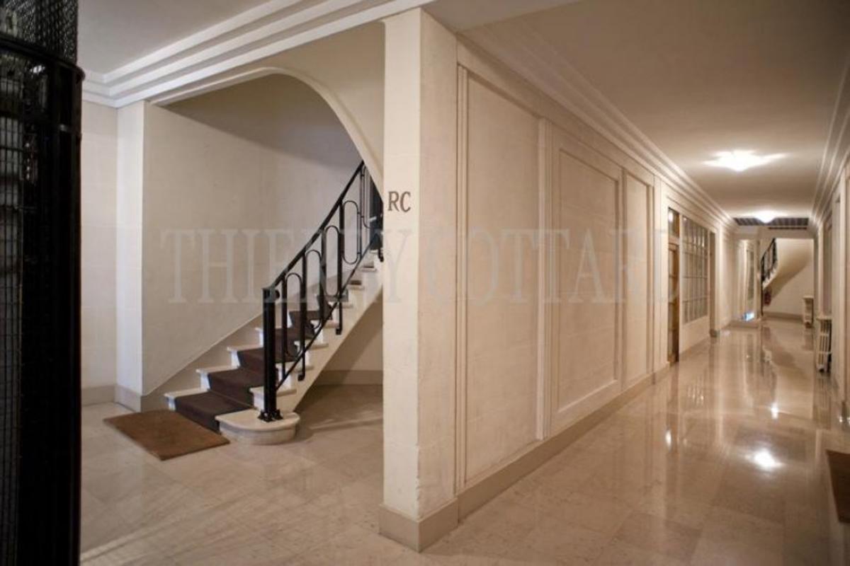 L1972_3hall