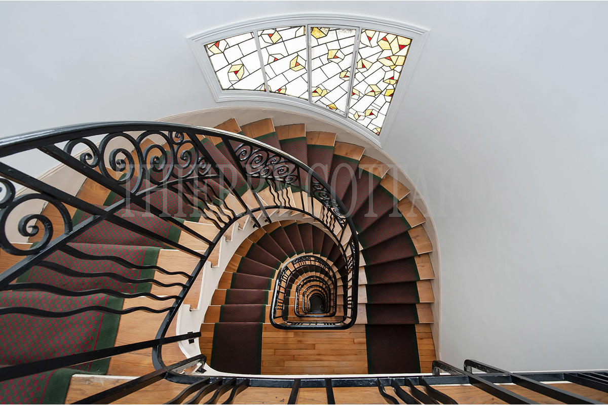 L2010M_uescalier