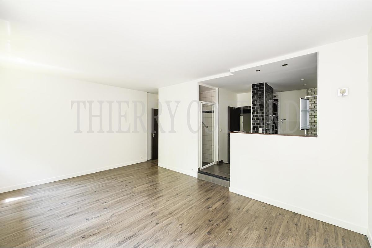 V3101_gchambre2