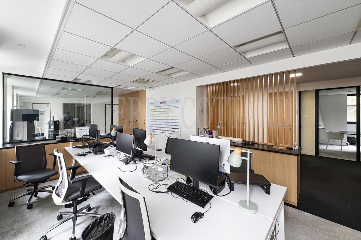 12561-ih57